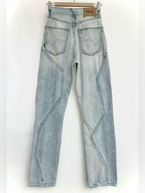DALA Twisted Alley Jeans in Blue Haze